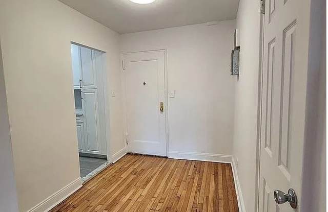 3335 81st St Apt 5E Gallery 3