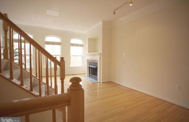 5131 GARDNER DRIVE Gallery 4