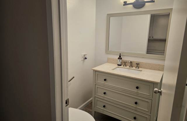 4958 Park Place Gallery 1