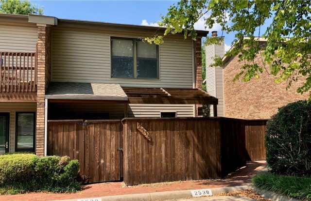 2538 E Sweetbriar Drive Gallery 1