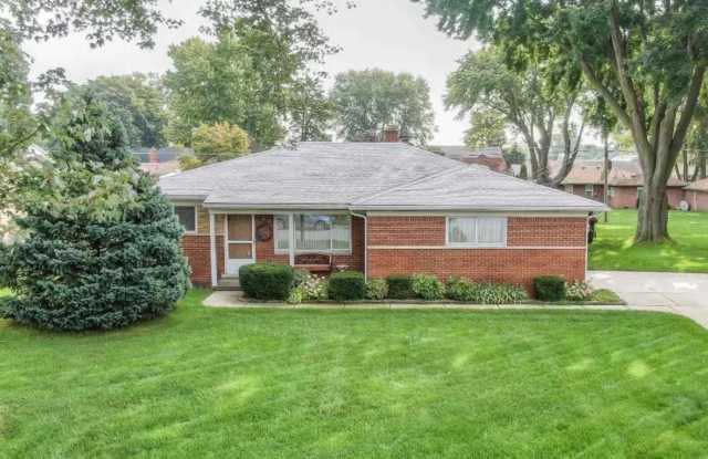 Beautiful 3 Bed, 1.5 Bath Home in Sterling Heights - 42310 Hanks Lane, Sterling Heights, MI 48314