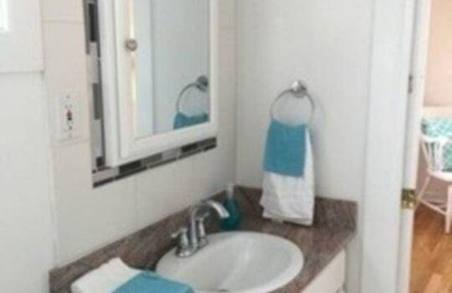 57 Dudley Avenue - 57 Dudley Avenue, Los Angeles, CA 90291