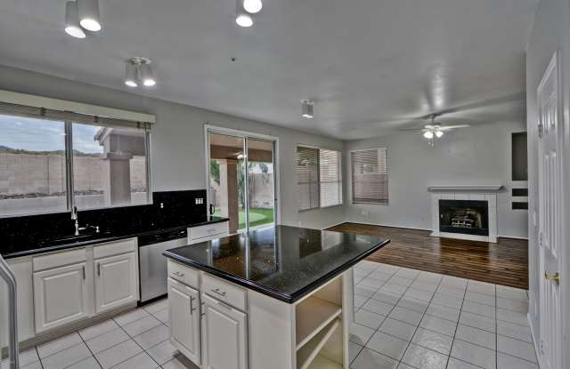 10220 E Meadow Hill Drive Gallery 3