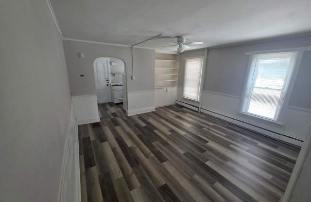 428 Eagle Street - upper 3 photos photos