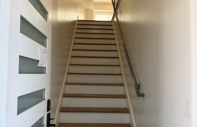 238 N Park View Gallery 3