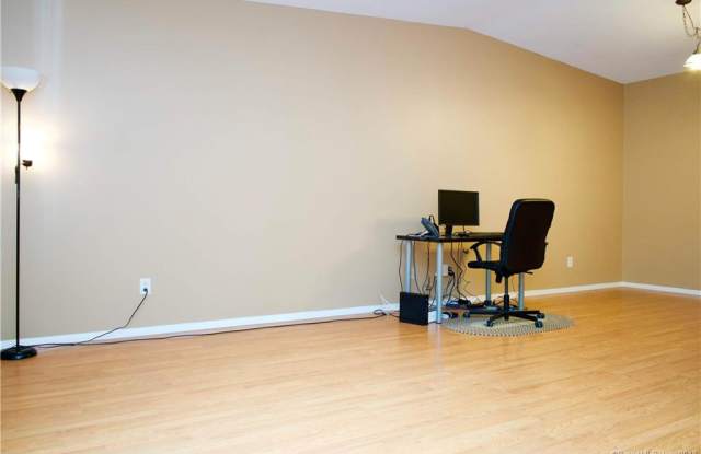 89 Webster Court Gallery 3