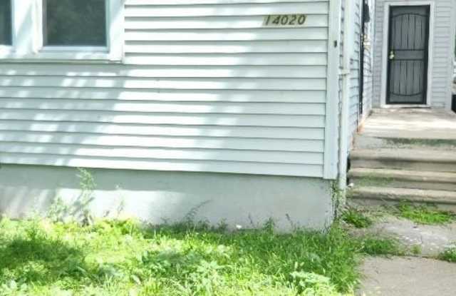 14020 Plainview Avenue photos photos