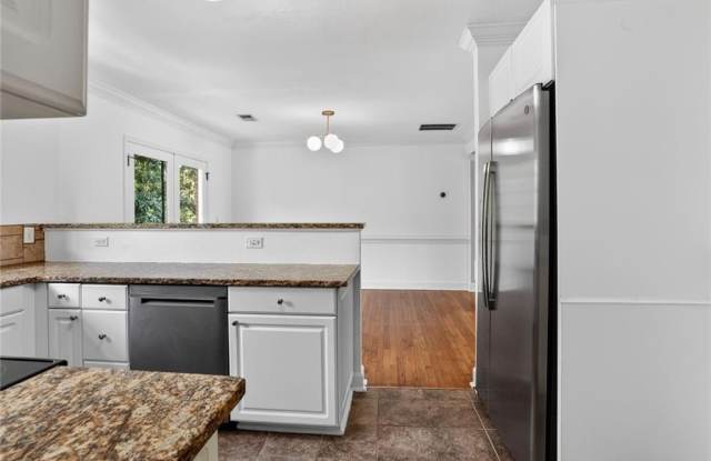 115 Peachtree Memorial Drive NW Gallery 3