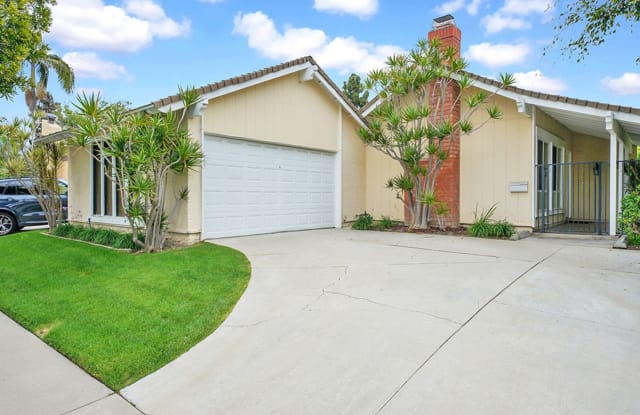1067 Salinas Ave - 1067 Salinas Avenue, Costa Mesa, CA 92626