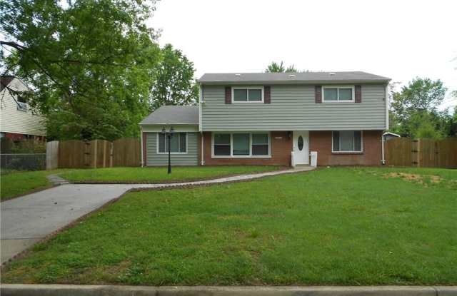 9215  Holbrook Dr Gallery 2