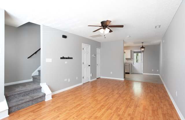 2 Bedroom Townhome in the heart of RTP! Gallery 3