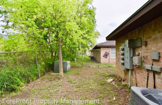 7631 Windsor Oaks Gallery 3