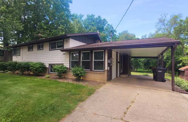 3281 Oak Street - 3281 - 3281 Oak Street, Hudsonville, MI 49426