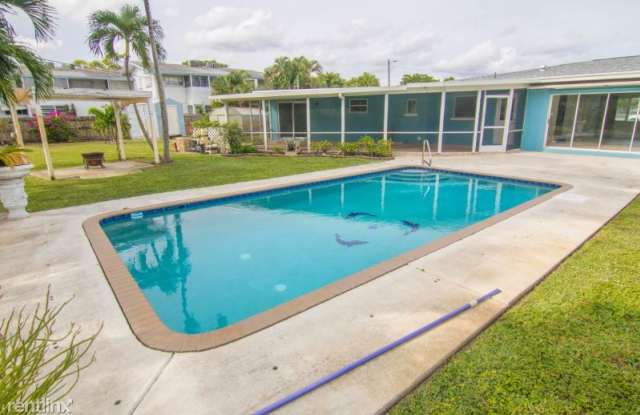 1902 Lake Osborne Dr - 1902 Lake Osborne Drive, Lake Worth, FL 33461