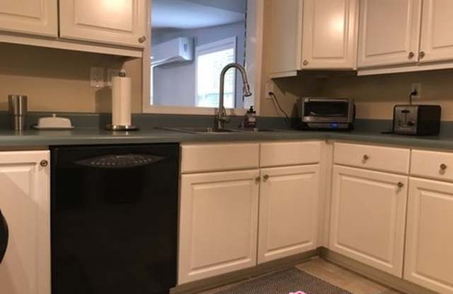 2612 Warwick Cir North East Gallery 4
