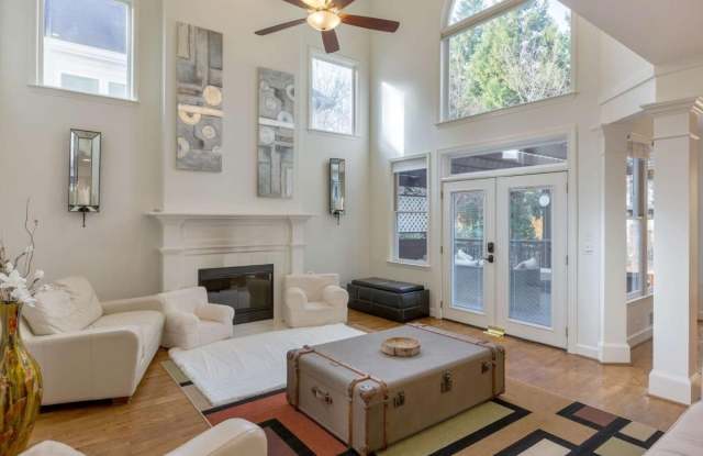 2318 Attaway Gallery 2