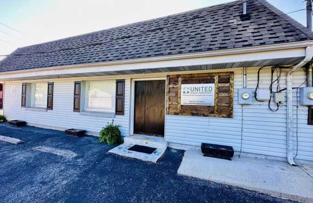 801 W Race St photos photos