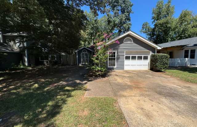 Three Bedroom Near Vet School! Gallery 3