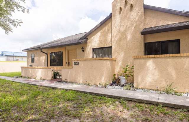 Fully Furnished Rental in Silver Springs Shores Gallery 4