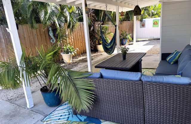 7704 Palm Drive Gallery 2