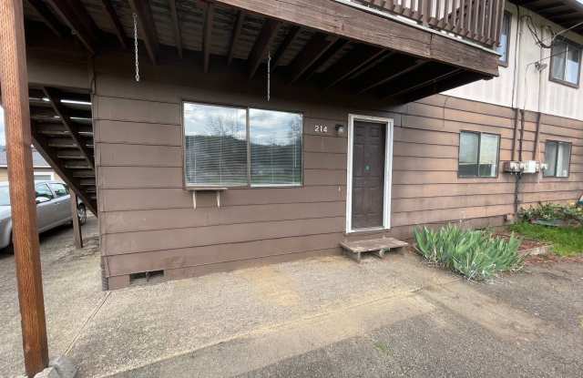 Downstairs 2 bedroom apartment photos photos
