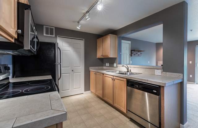 720 Northwest 185th Avenue #306 Gallery 3