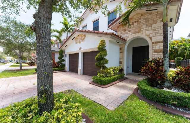 10560 NW 69 TER photos photos