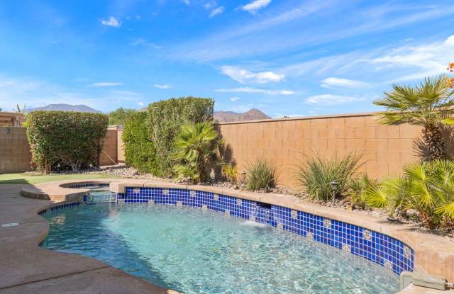 Pool Home in Bella Vista Gallery 4