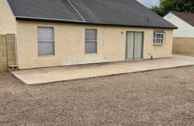 Charming 3 bed 2 bath single level home with RV Gate photos photos