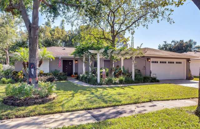 952 FAIRWAY DRIVE photos photos