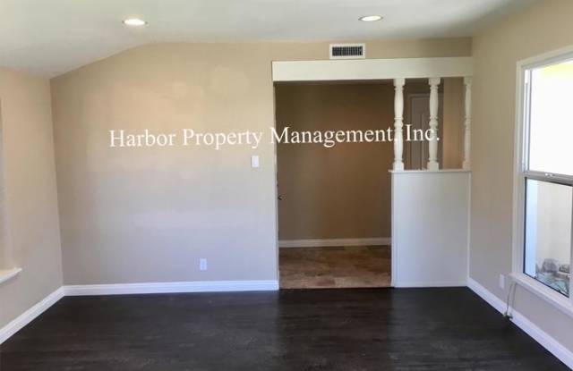 5539 Emerald Street Gallery 2