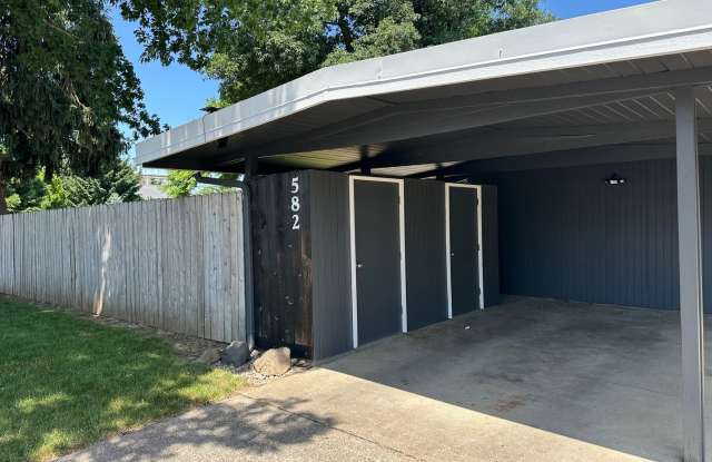 Beautifully updated 2 bedroom 1 bath duplex in a great neighborhood! Gallery 3