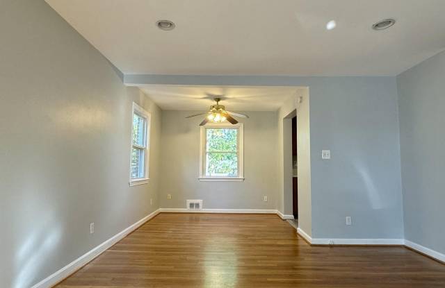 3221 HOLLY HILL Drive Gallery 4