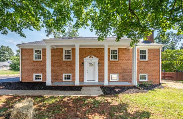 300 Robin Drive - 300 Robin Drive, Lynchburg, VA 24502 300 Robin Drive - 300 Robin Drive, Lynchburg, VA 24502