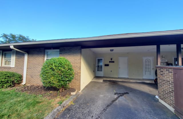 1231 Woodbrook Court photos photos