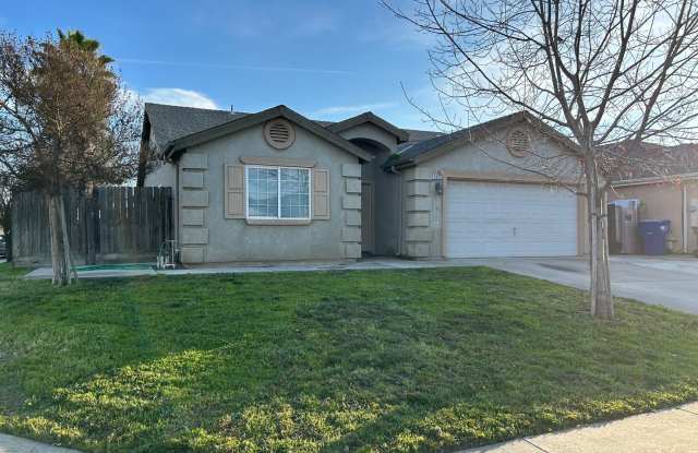 4 bed on large corner lot! - 2055 Antley Street, Merced County, CA 95348