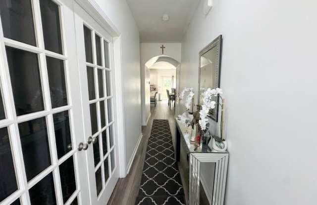 143 Chestnut Street Gallery 3