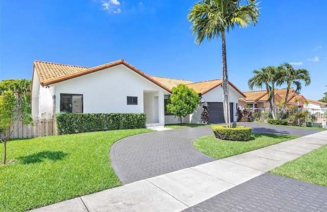 3776 Southwest 107th Court photos photos