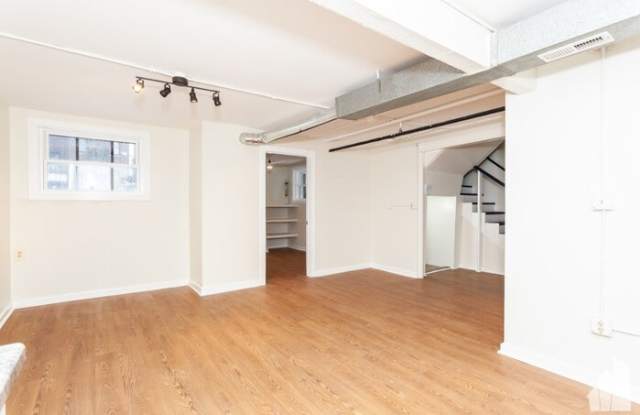 4912 North Troy Street Gallery 2