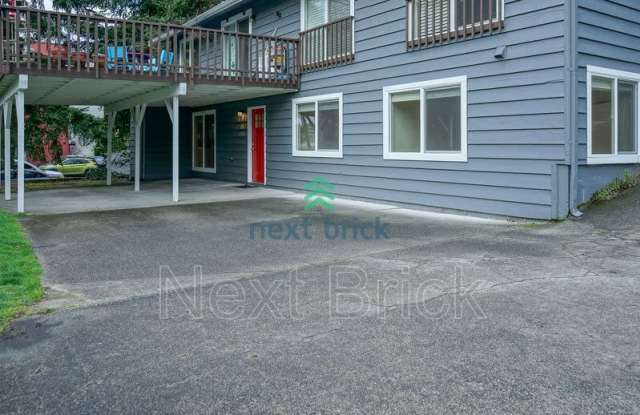 225 105th Ave SE - 225 105th Avenue Southeast, Bellevue, WA 98004