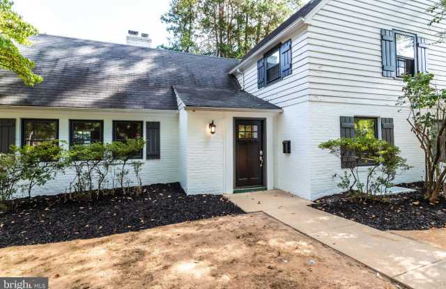 4215 VACATION LANE Gallery 2
