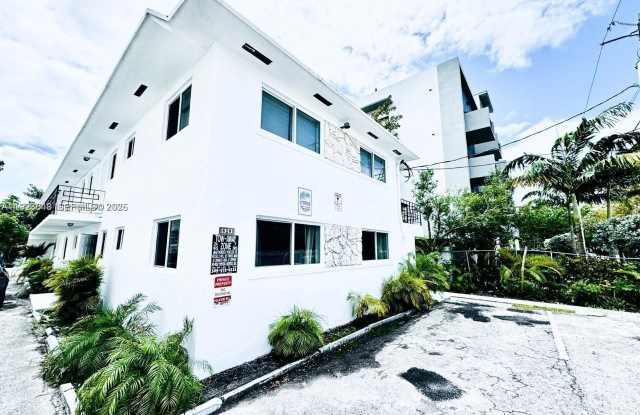 828 SW 2nd St photos photos