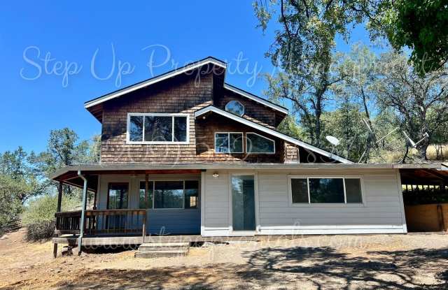 Beautifully Remodeled 3 Bedroom + Bonus Room Home in Soulsbyville photos photos