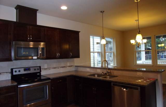 View the Willamette River - 1076 Front Avenue Northeast, Albany, OR 97321