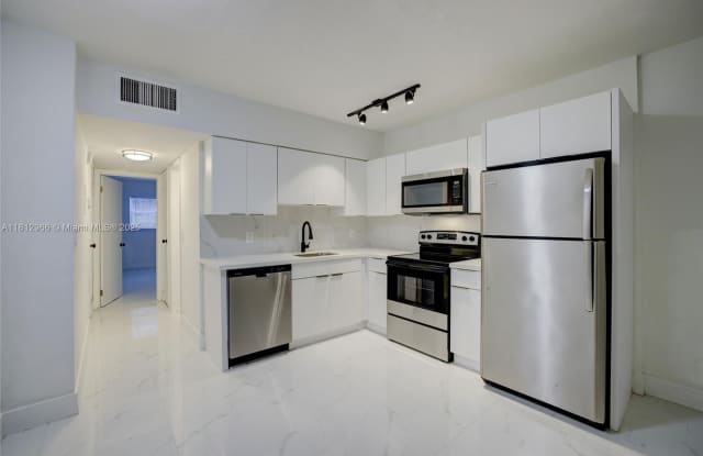 1740 Funston ST - 1740 Funston Street, Hollywood, FL 33020