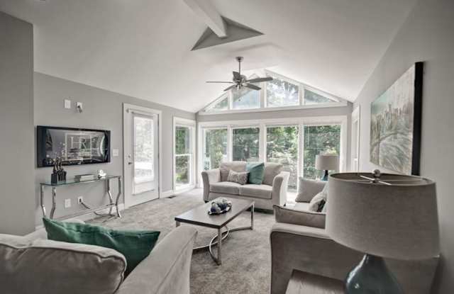 355 N Garden Lane NW Gallery 3