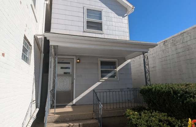 1603 Central Avenue - 1603 1/2 - up Gallery 1