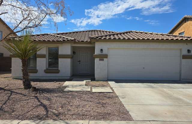 Lovely 4 bedroom 2 bath home +Den in Sunset Point Community Of Buckeye! Gallery 1