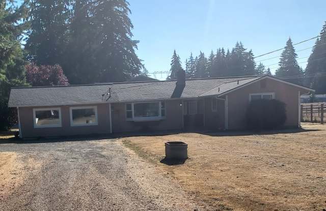 STATUS: RENTED -R137 | $2400.00 + $100.00 flat rate utility surcharge for (W/S) photos photos