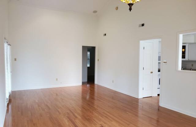 1204 Ashfield Circle Gallery 4